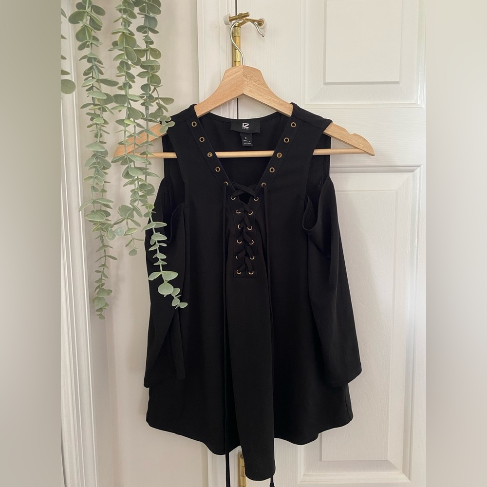iZ byer lace up front top